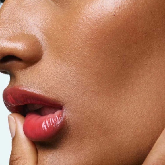 U Beauty The Plasma Lip Compound in Fawn or Poppy +  softness hydration fullness - Picture 7 of 10